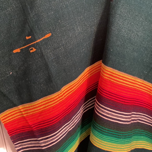 Poncho (2 items) - Picture 4 of 11